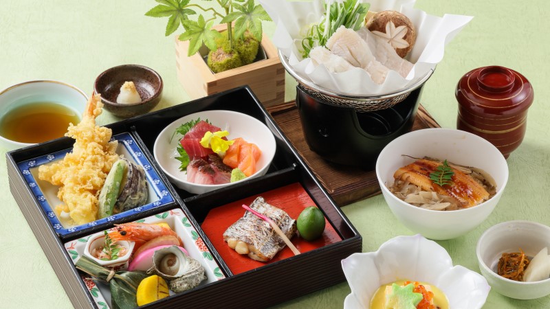 竹芝客船ターミナル周辺のレストラン『おまかせ会席 漣-さざなみ-』の料理